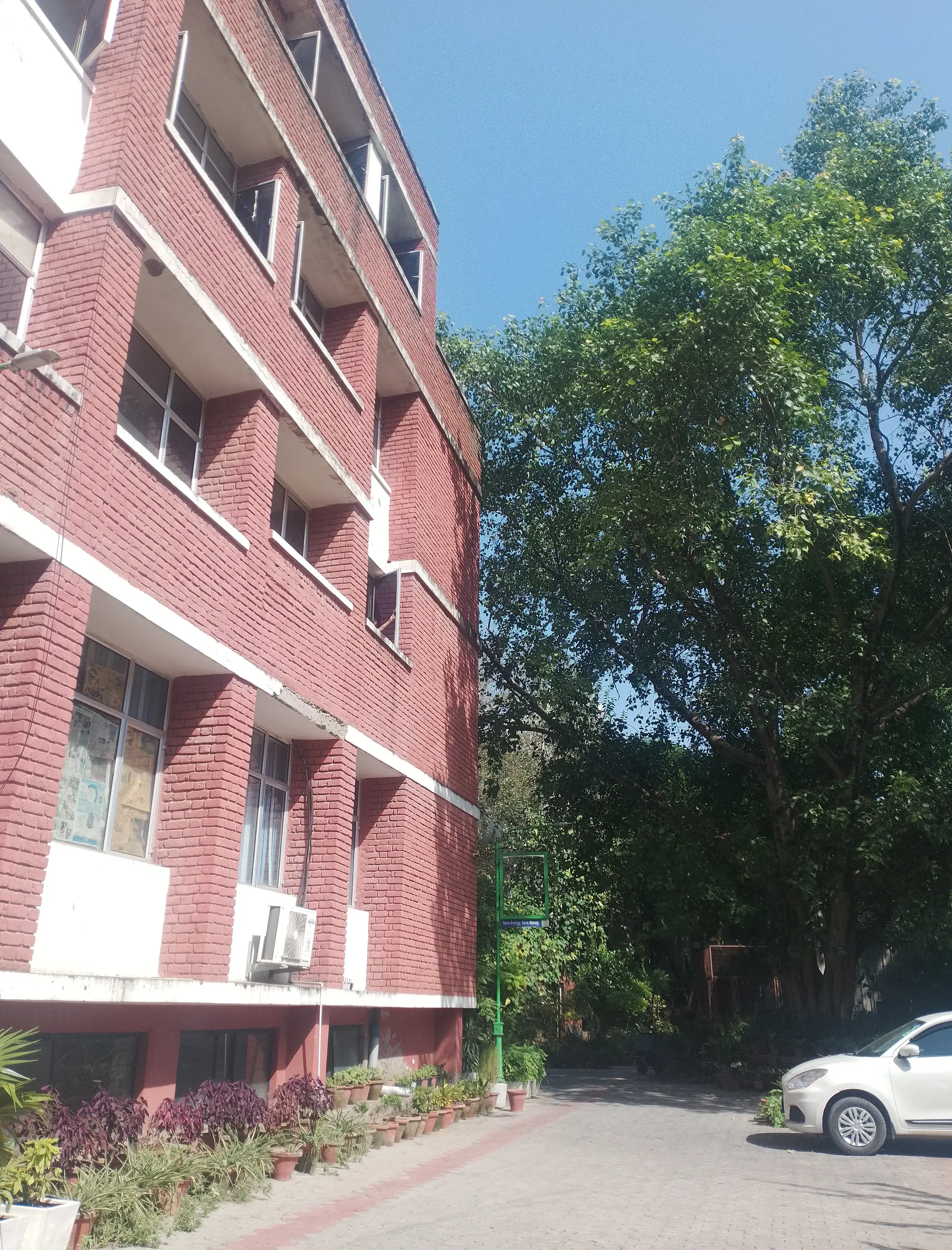 Institute of Home Economics Academic Building photo 6